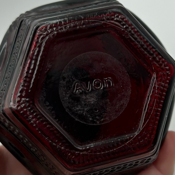 Avon Ruby Red Cape Cod Glassware 1876 Decanter with Stopper Vintage Collectable - Picture 2 of 2